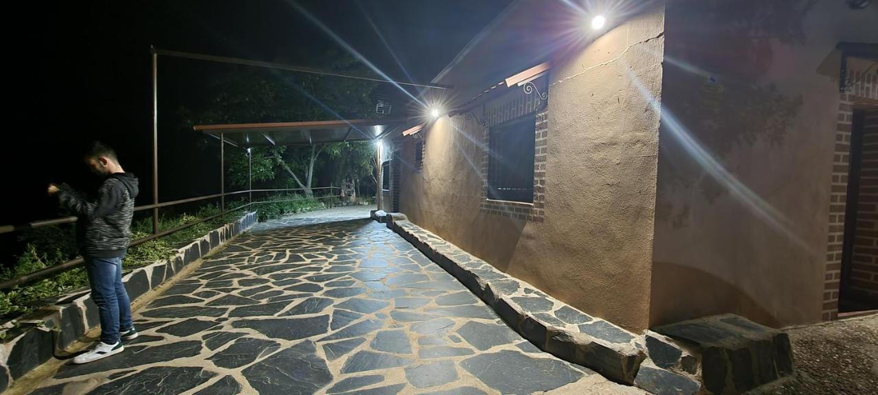 Apartamento Turistico "El Rincon De La Pernila" 瓜达卢佩 外观 照片